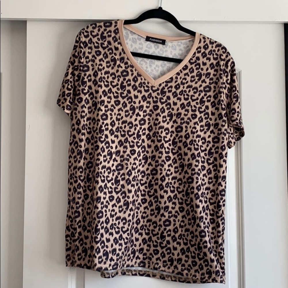 Short sleeve cheetah t shirt